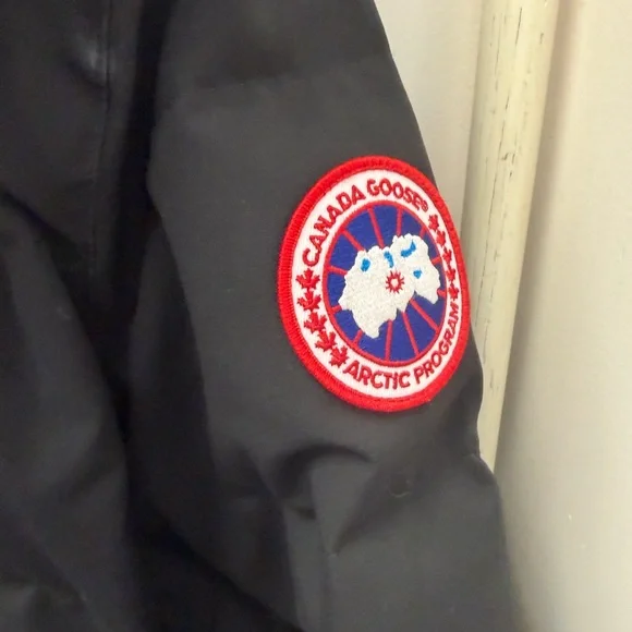 Canada Goose  Black Puffer Jacket with Fur Trim - Picture 5 of 11